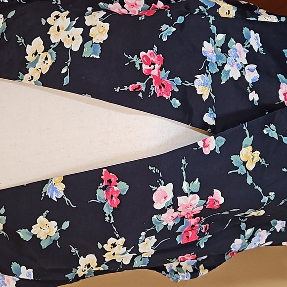 JUSTIN B. JONES TANK TOP NEW YORK XL 100% RAYON FLOWERS FLORAL V-NECK - Picture 2 of 8